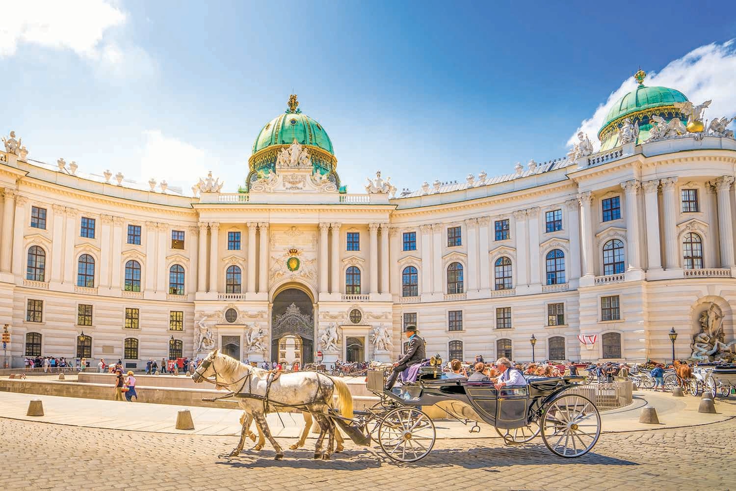 /Assets/CruiseGallery/Thumb/melodiesofthedanube_vienna_hofburgpalace_ss_391591339_gallery.jpg