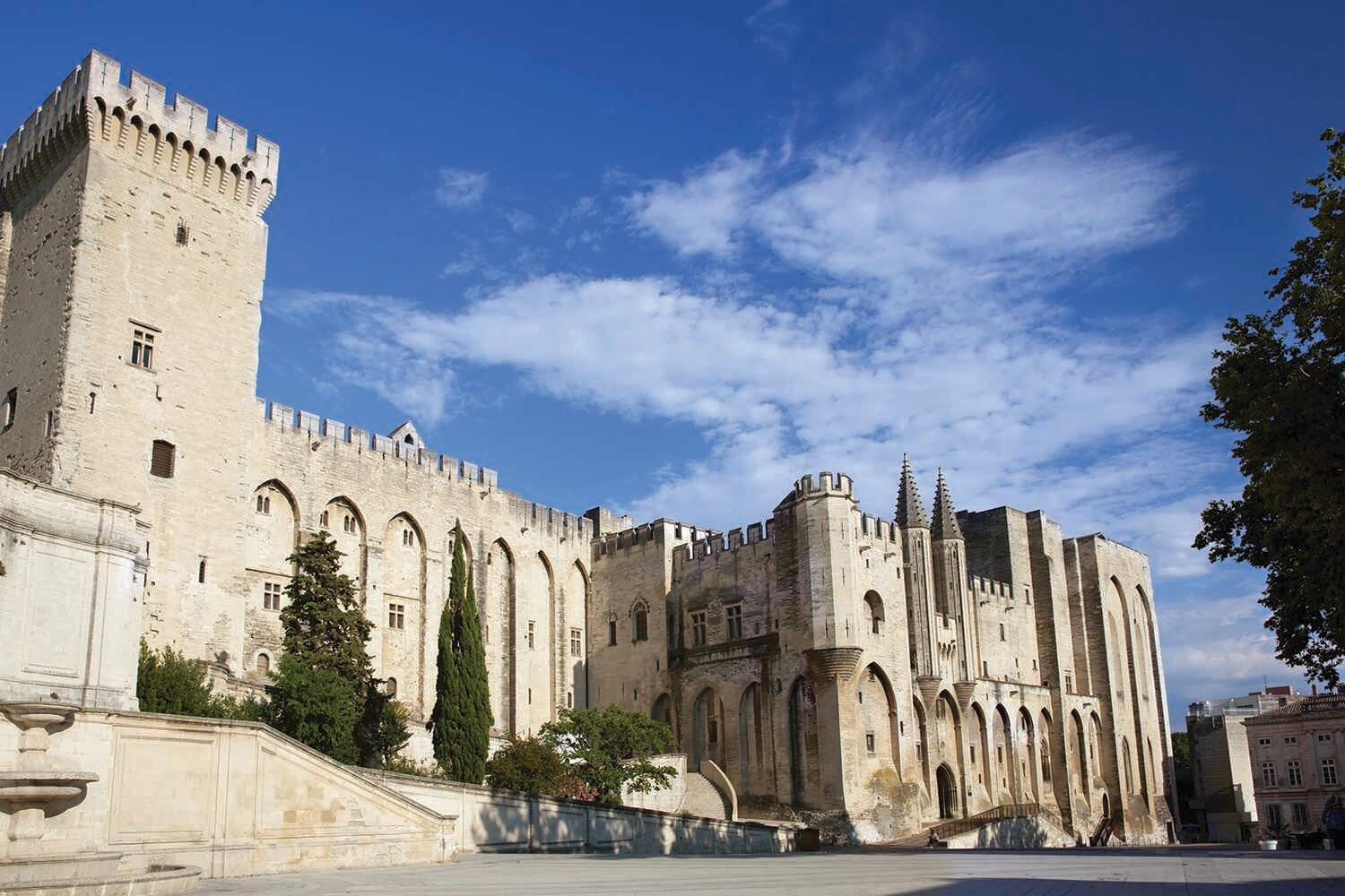 /Assets/CruiseGallery/Thumb/provencespain_avignon_papalpalace_ss_253340284_gallery.jpg