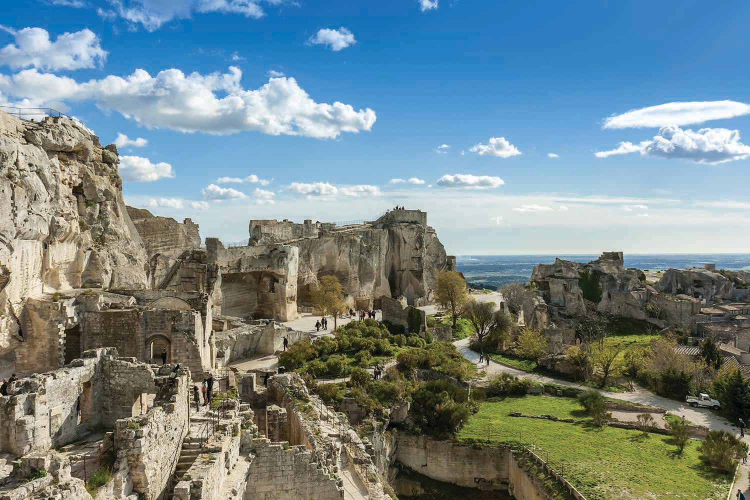 /Assets/CruiseGallery/Thumb/provencespain_lesbaux_ss_401772691_gallery.jpg