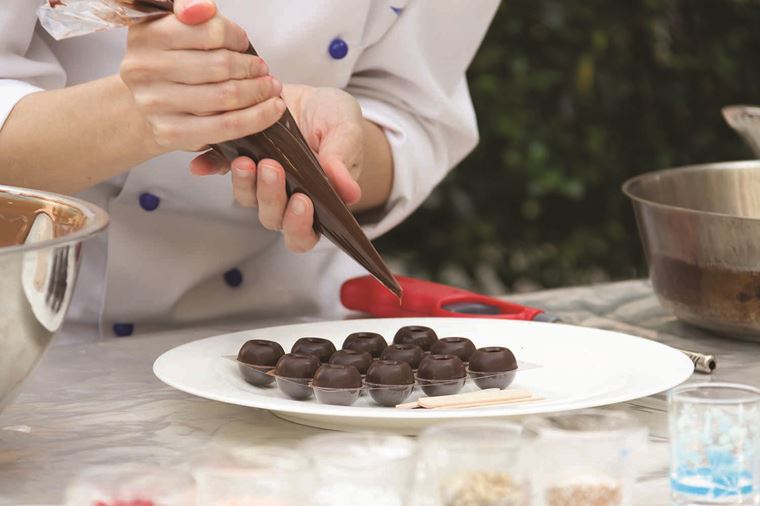 /Assets/Desktop/CruiseGallery/Thumb/TulipTime_Chocolatemaking_ss_380080906_gallery.jpg