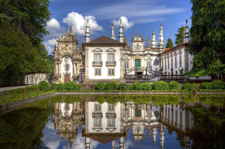 /Assets/Desktop/CruiseGallery/Thumb/enticingdouro_portugal_mateuspalace_ss_34224730_gallery.jpg